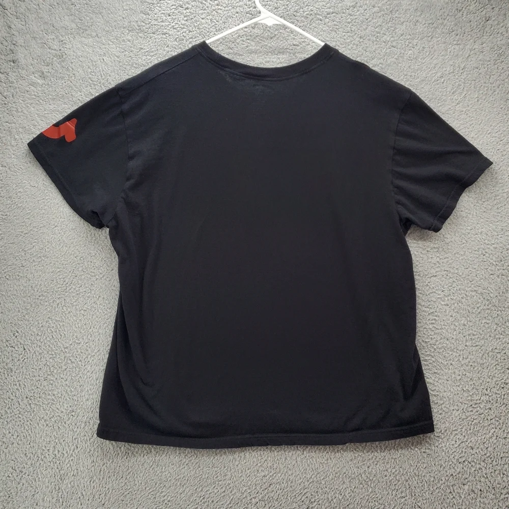 True Religion T Shirt Mens XL Black Red Logo